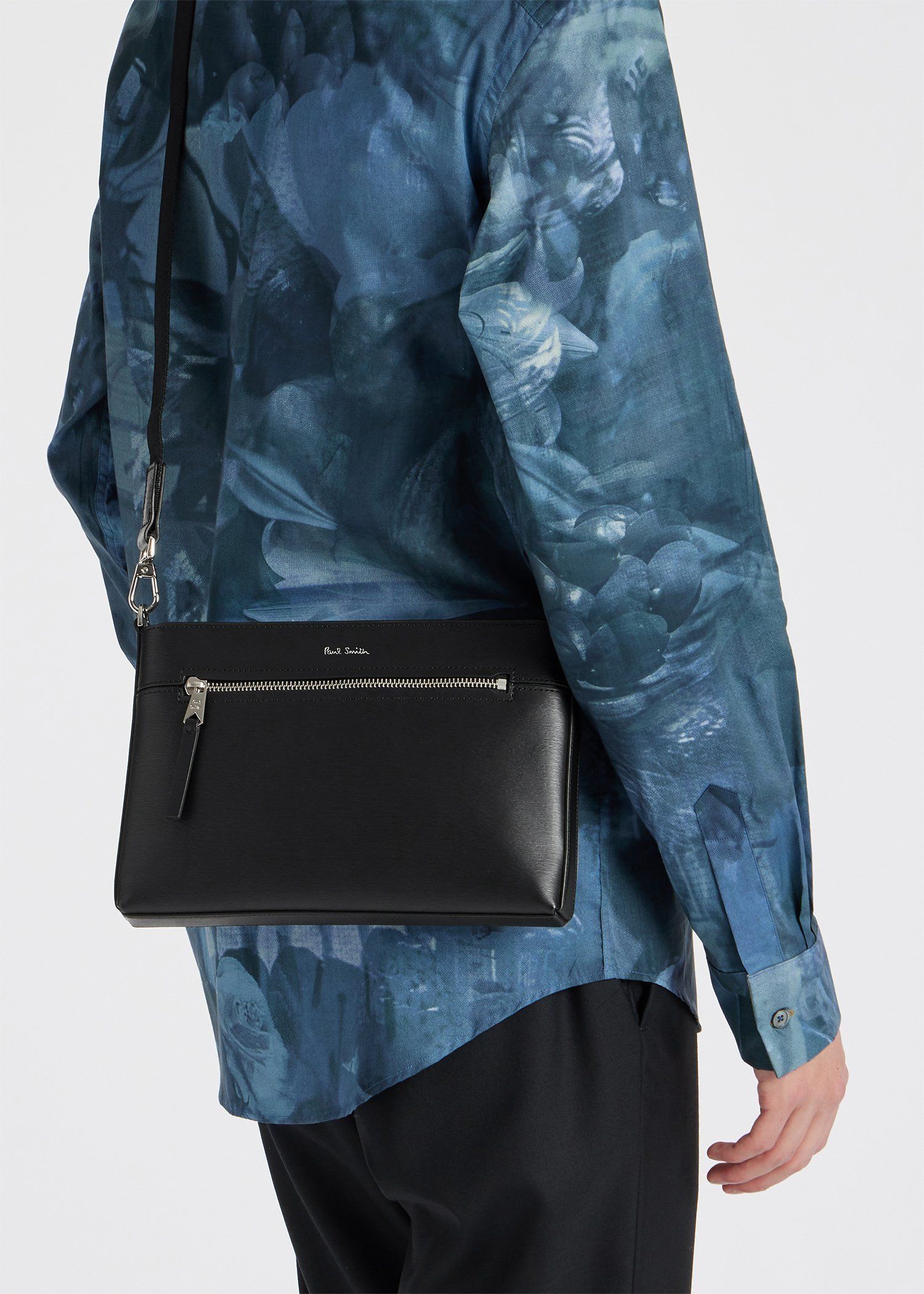 Paul Smith 黒 レザー ボディバッグ ショルダーバッグ 公式通販 Paul