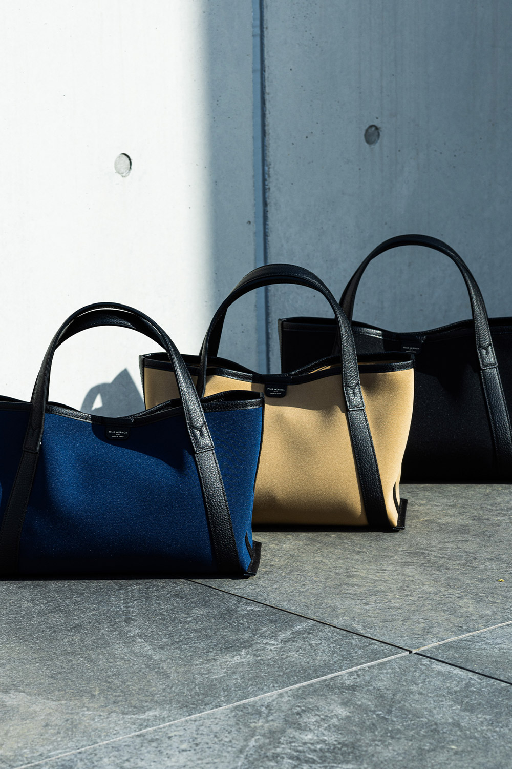 夏のスタイルを引き立てる、PELLE MORBIDAのミニバッグ