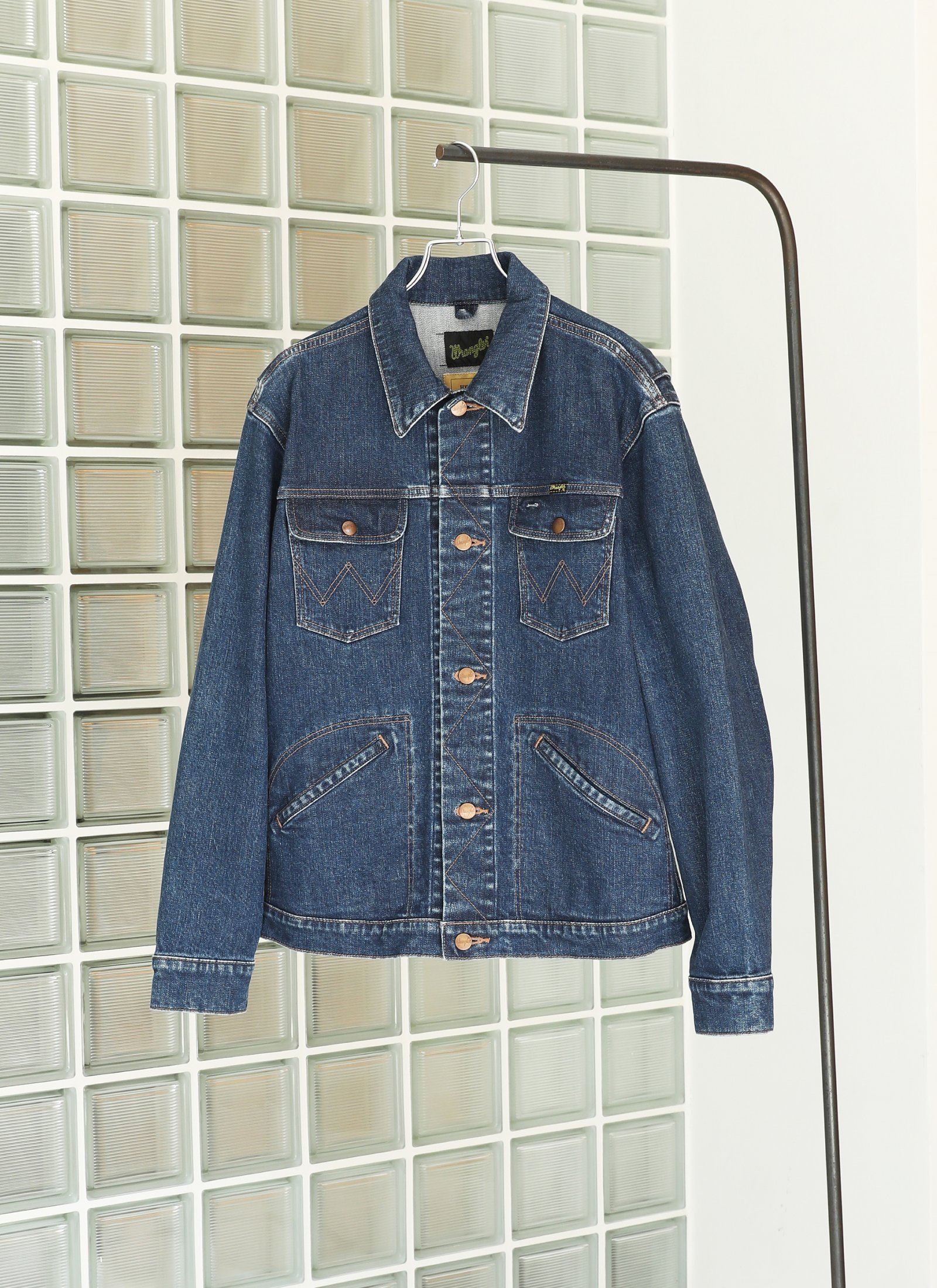 味のあるブルーのデニムジャケット3選｜Pen Online