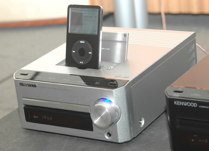 画像10 - ケンウッド、デジタル伝送対応のiPodドック搭載コンポ