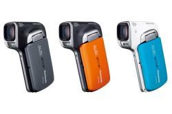 パナソニック、防水タイプを含むタテ型デザインの“デジタルムービー