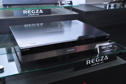 東芝、「レグザリンク・シェア」対応の“REGZAブルーレイ”上級モデル