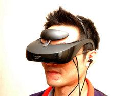 レビュー】ソニーの最新ヘッドマウント「HMZ-T3」を前モデルと比較