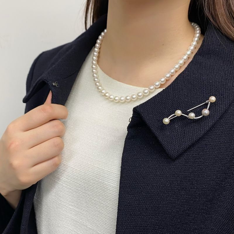 パールブローチ あこや真珠 ラウンド ホワイト ナチュラルグレー 曲線