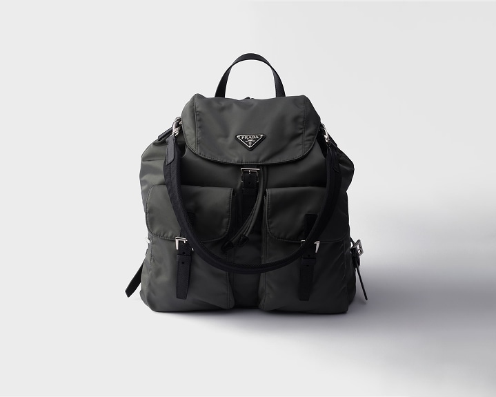 ブラック フラップ付 プラダ アーケ レザー ショルダーバッグ | PRADA