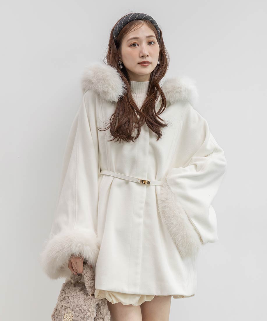 ブルーレーベルファーフード付きホワイトコート36サイズ ブルー