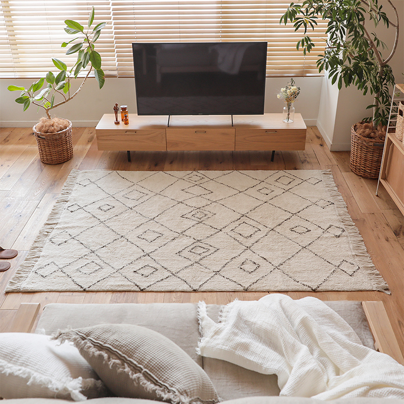 素朴な美しさを持つモロッカンテイストラグ ｜家具・インテリア Re