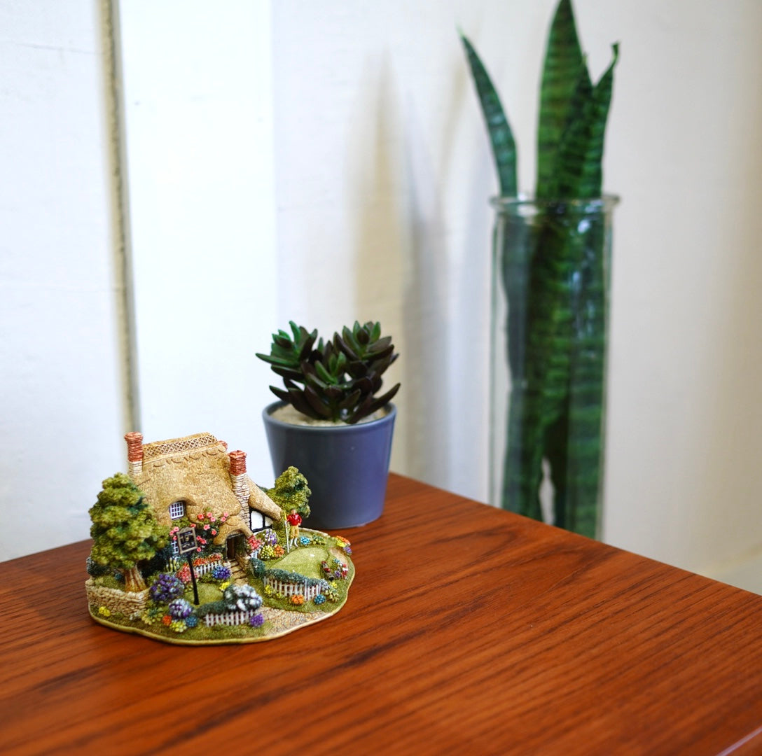 リリパットレーン / Lilliput lane 「The NINETEENTH HOLE