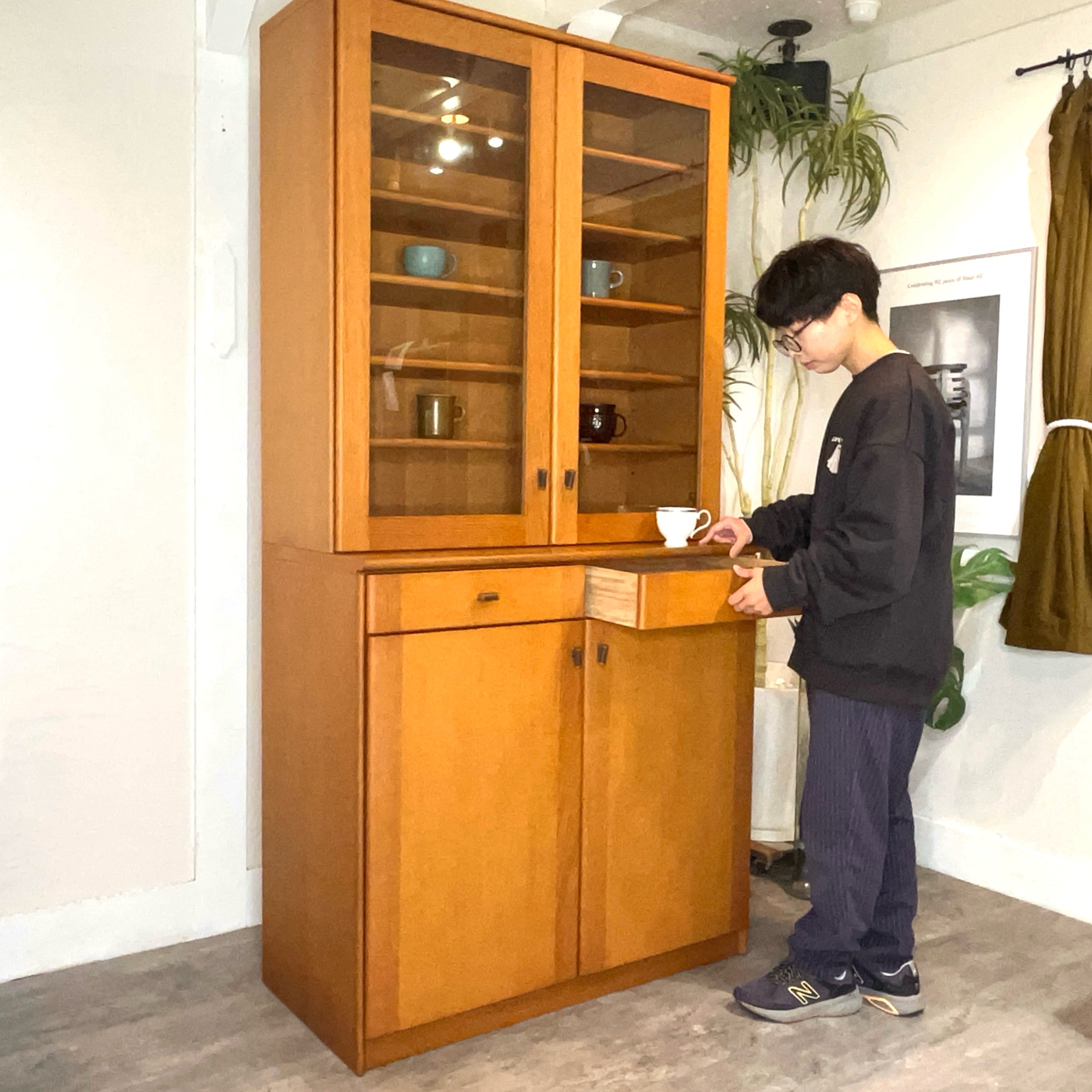 飛騨産業 クレセントシリーズ カップボード キャビネット キツツキ