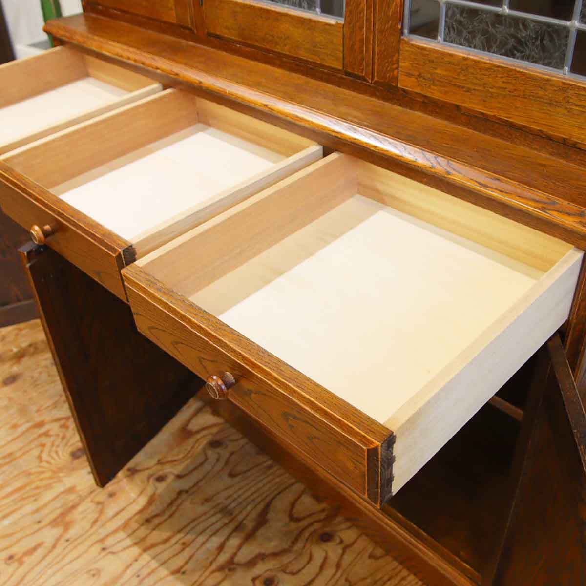 三越 ブルージュ カントリーハウス カップボード 食器棚 3枚扉 中古