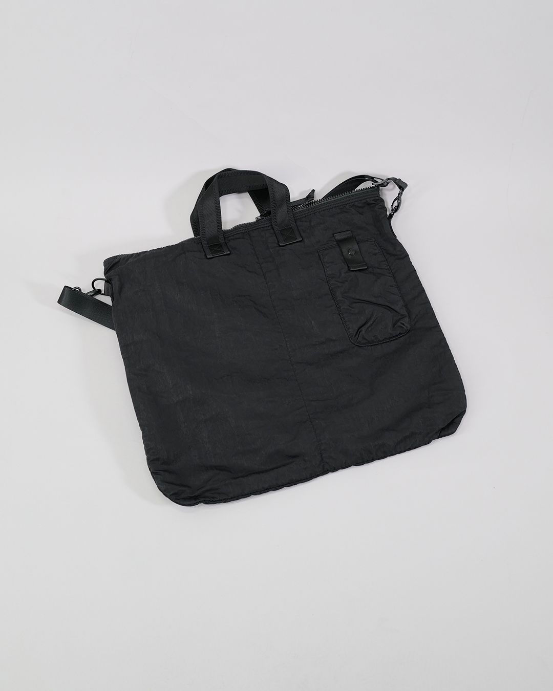 C.P. COMPANY - Nylon B Shoulder Bag Black | River