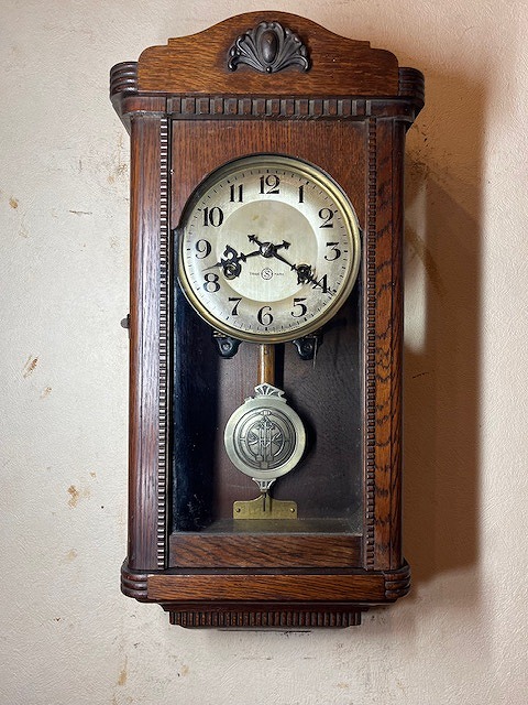 昔懐かしいアンティーク柱時計をお届け|WATERBURY