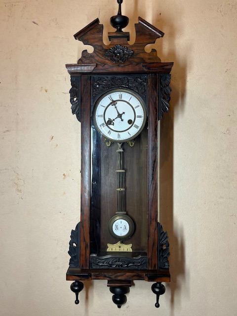 昔懐かしいアンティーク柱時計をお届け|WATERBURY