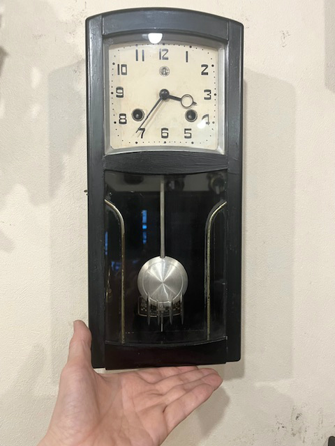 昔懐かしいアンティーク柱時計をお届け|WATERBURY