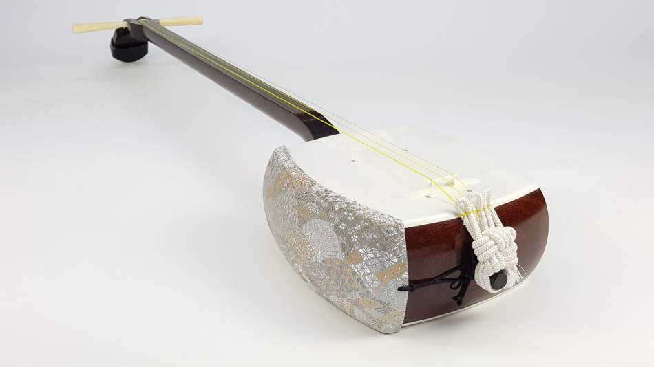 三味線 虎トチ紅木 子持ち綾杉胴 犬皮 二本溝 紅木糸巻き K22