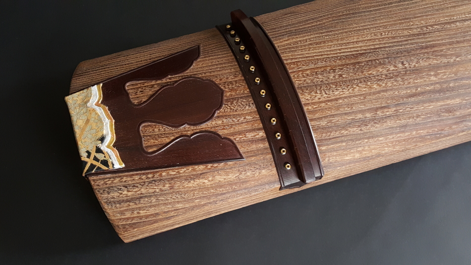 厳選中古品 琴）柾目杢 くり甲琴／玉縁紅木巻 WKT-TKOTO28【和楽器市場