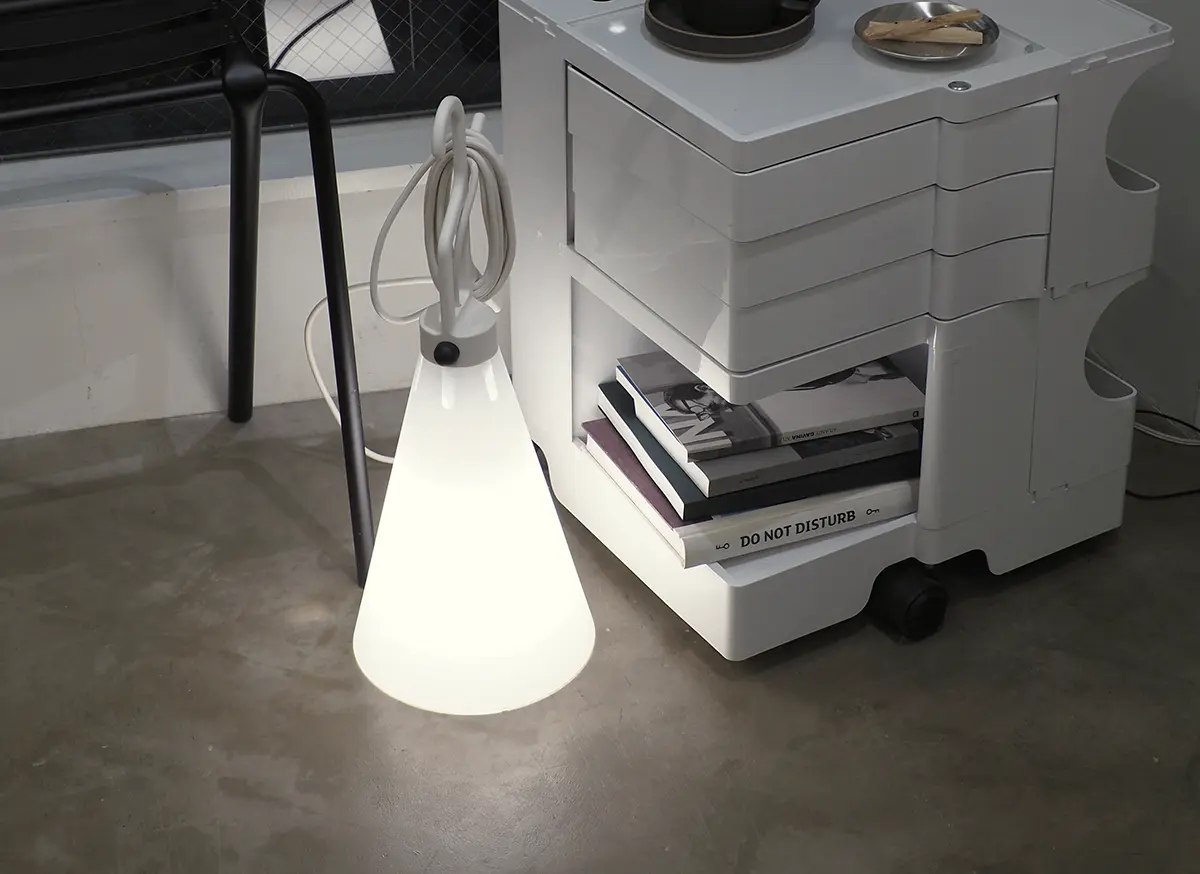 MAYDAY メイデイ（ホワイト） / FLOS Konstantin Grcic