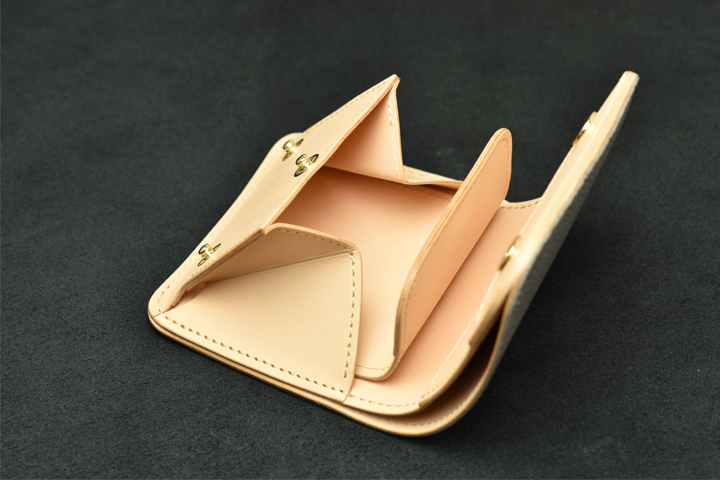 シュランケンカーフ製の革小物についてのお話 | WILDSWANS(ワイルド