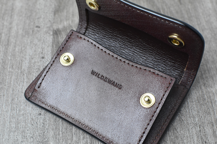 フルグレインブライドルレザーの特別カラーを用いた革小物についての