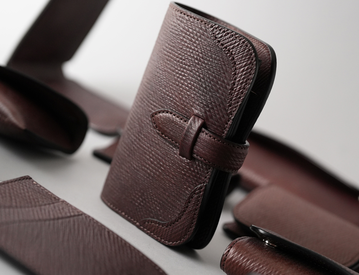 ベイカーロシアンカーフを使用した革小物についてのお話 2 | WILDSWANS