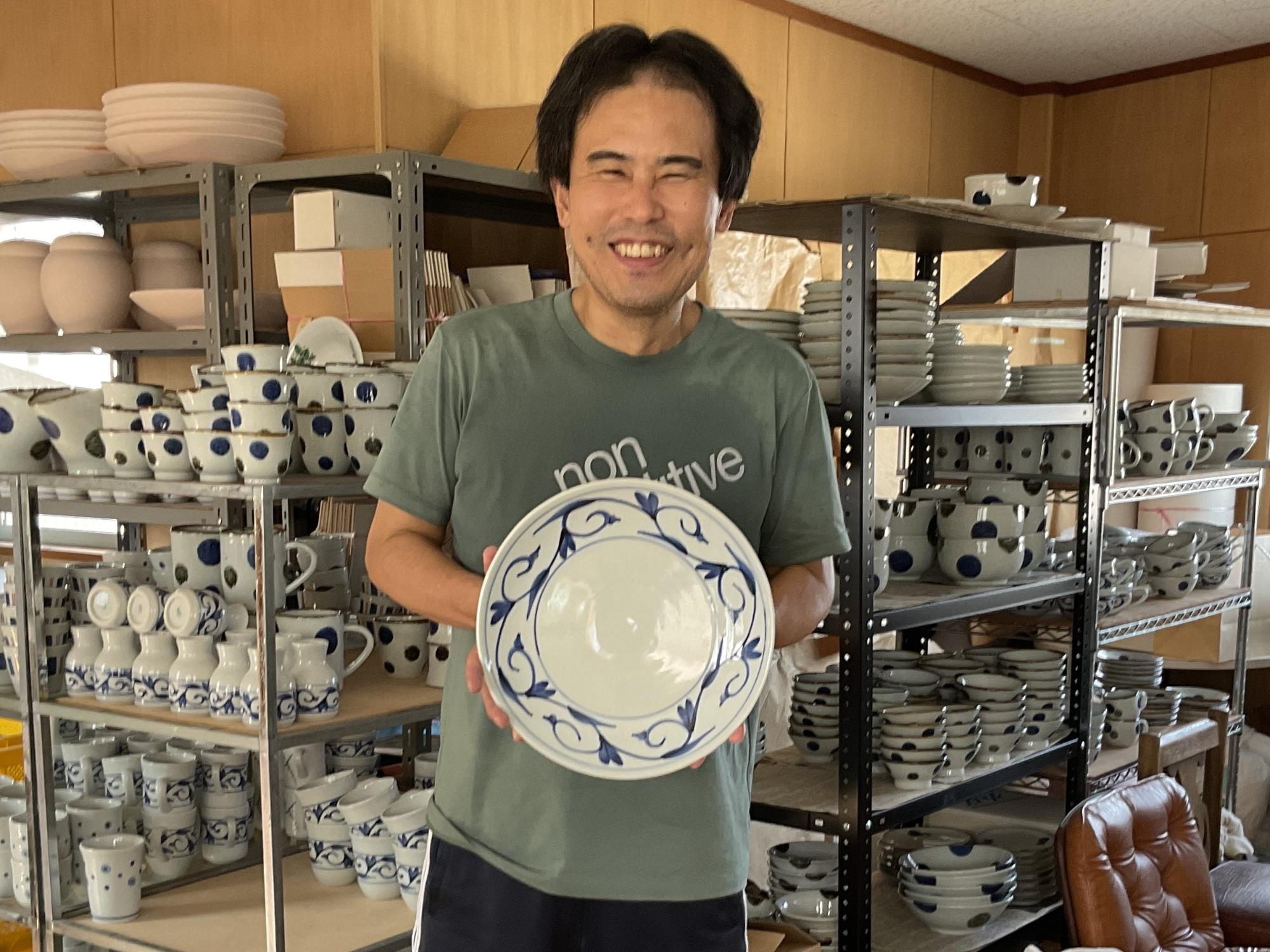 岩田製陶所(貞山窯)(いわたせいとうしょていざんがま)／砥部町公式