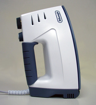 デロンギ ボイラー内蔵型パワースチームアイロン 6299/2N｜Toki House