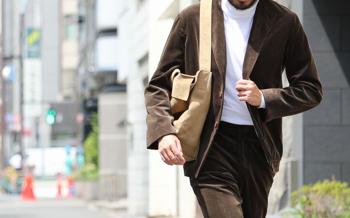 素材使いの魔術師“AURALEE”が、今季注目の“コーデュロイ”でアナタに