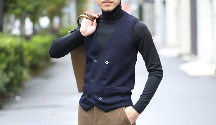 普通のニットに飽きた大人に捧げるダブルなニットジレ。｜TOKYOlife