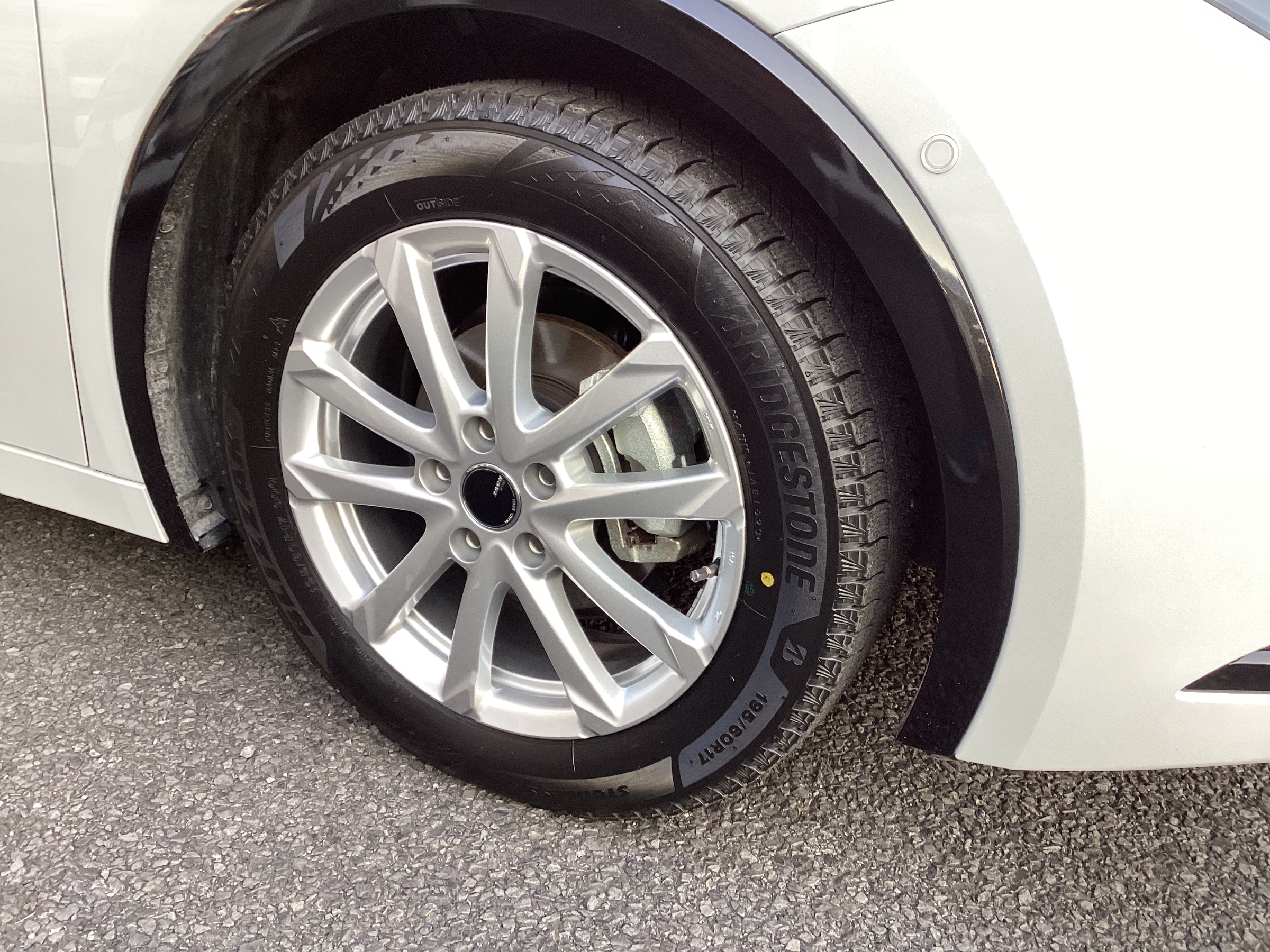 プリウス（MXWH60）スタッドレスセット取付 | 店舗おススメ情報