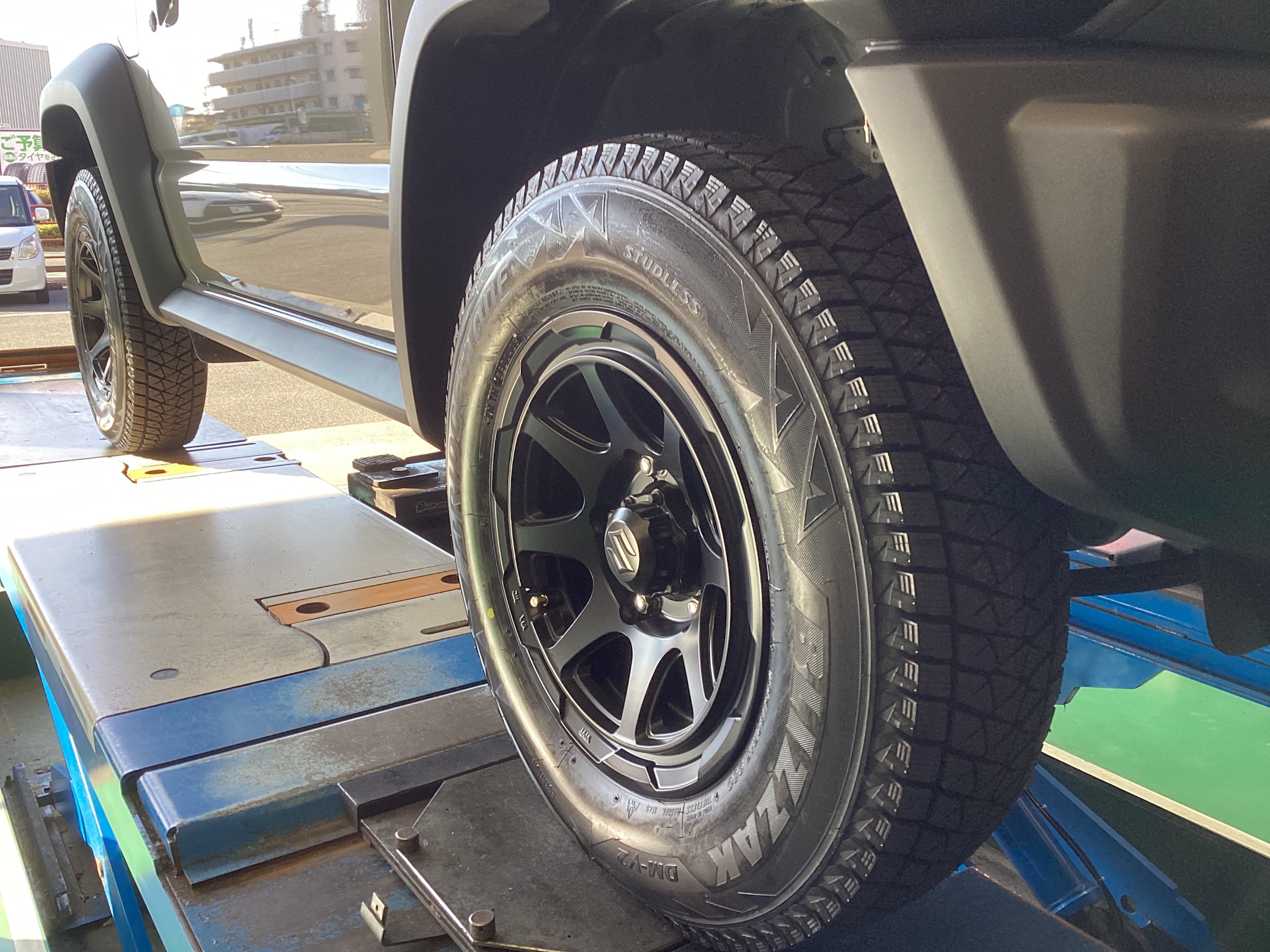 スズキ【ジムニーシエラ】（JB74W）スタッドレスタイヤ、ホイール