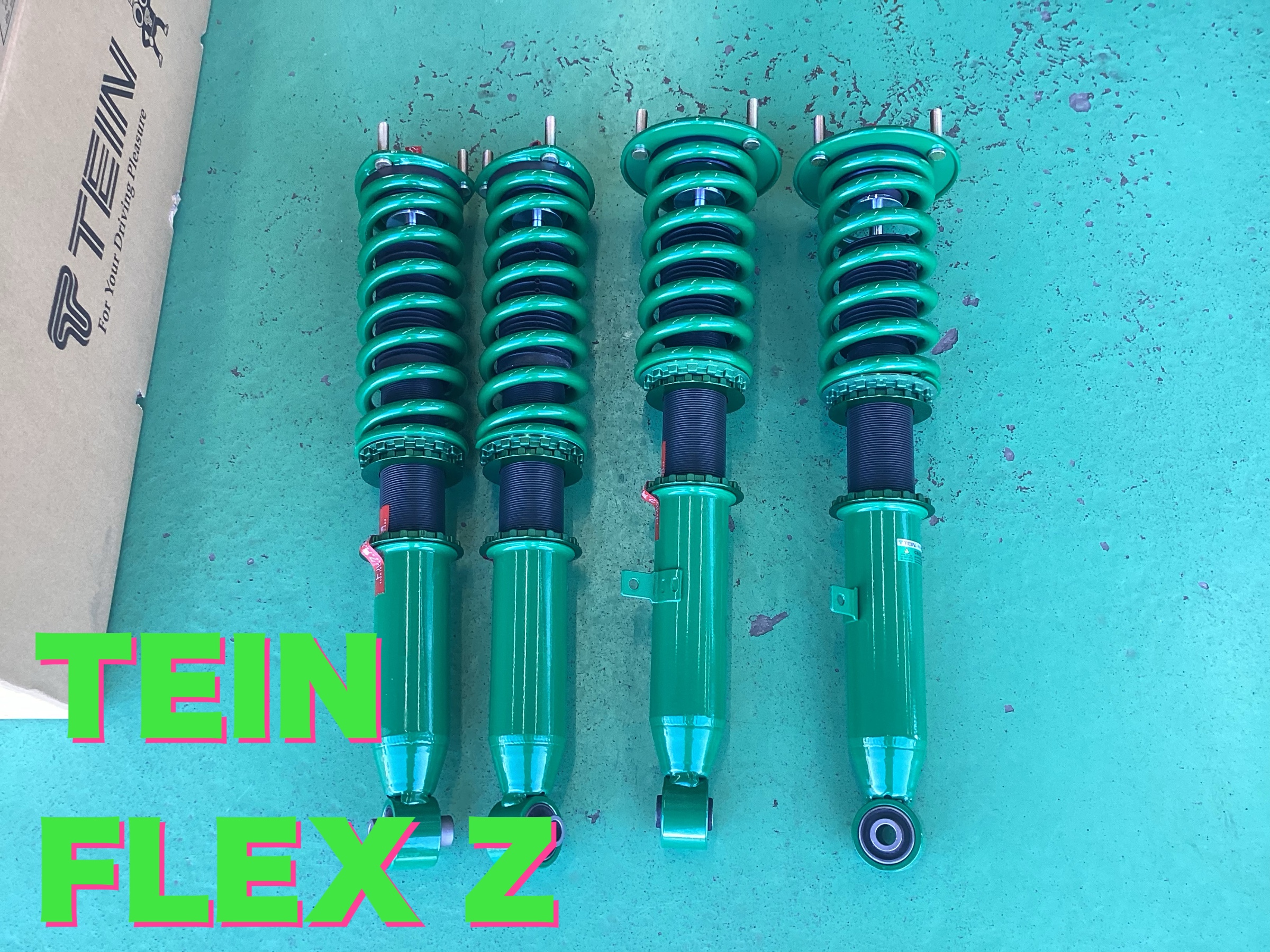 トヨタ・クラウンアスリートHV（AWS210）・車高調取り付け・TEIN FLEX