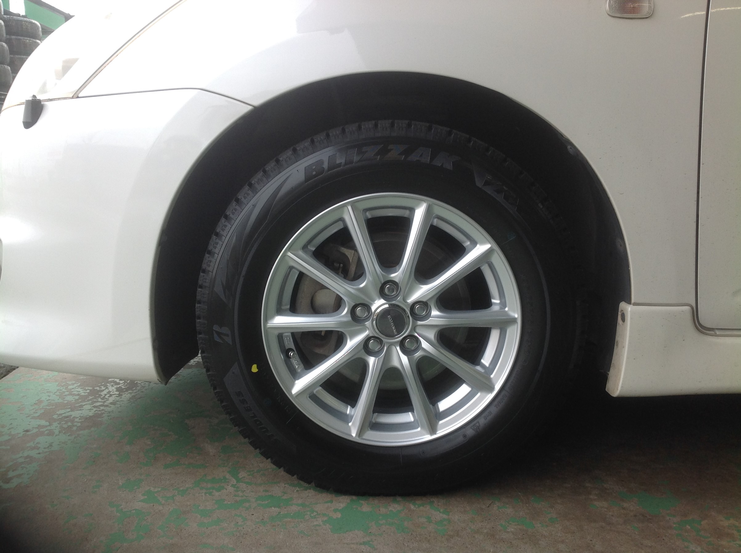 トヨタ・ウィッシュ】スタッドレスタイヤ＆アルミホイールセット装着