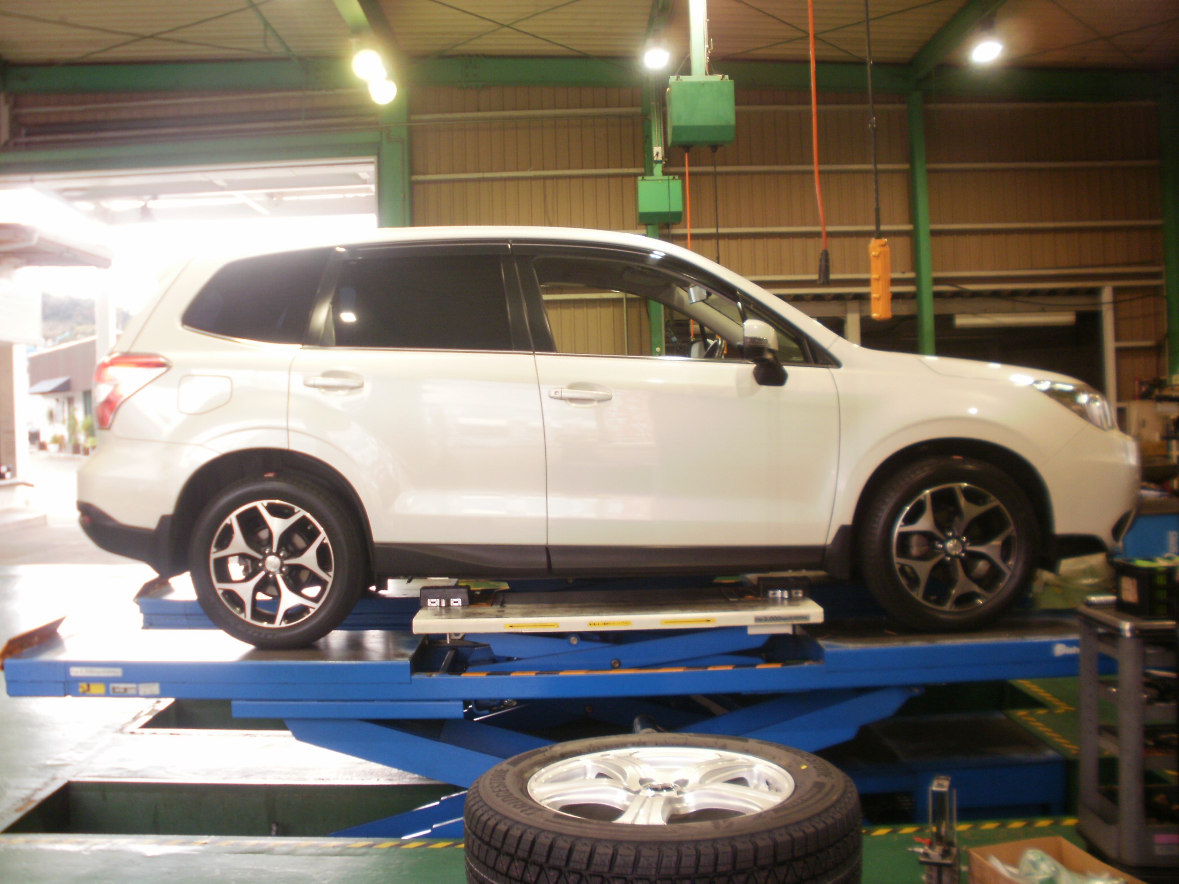 スバル フォレスター SJ5 スタッドレスタイヤ交換 | 店舗おススメ