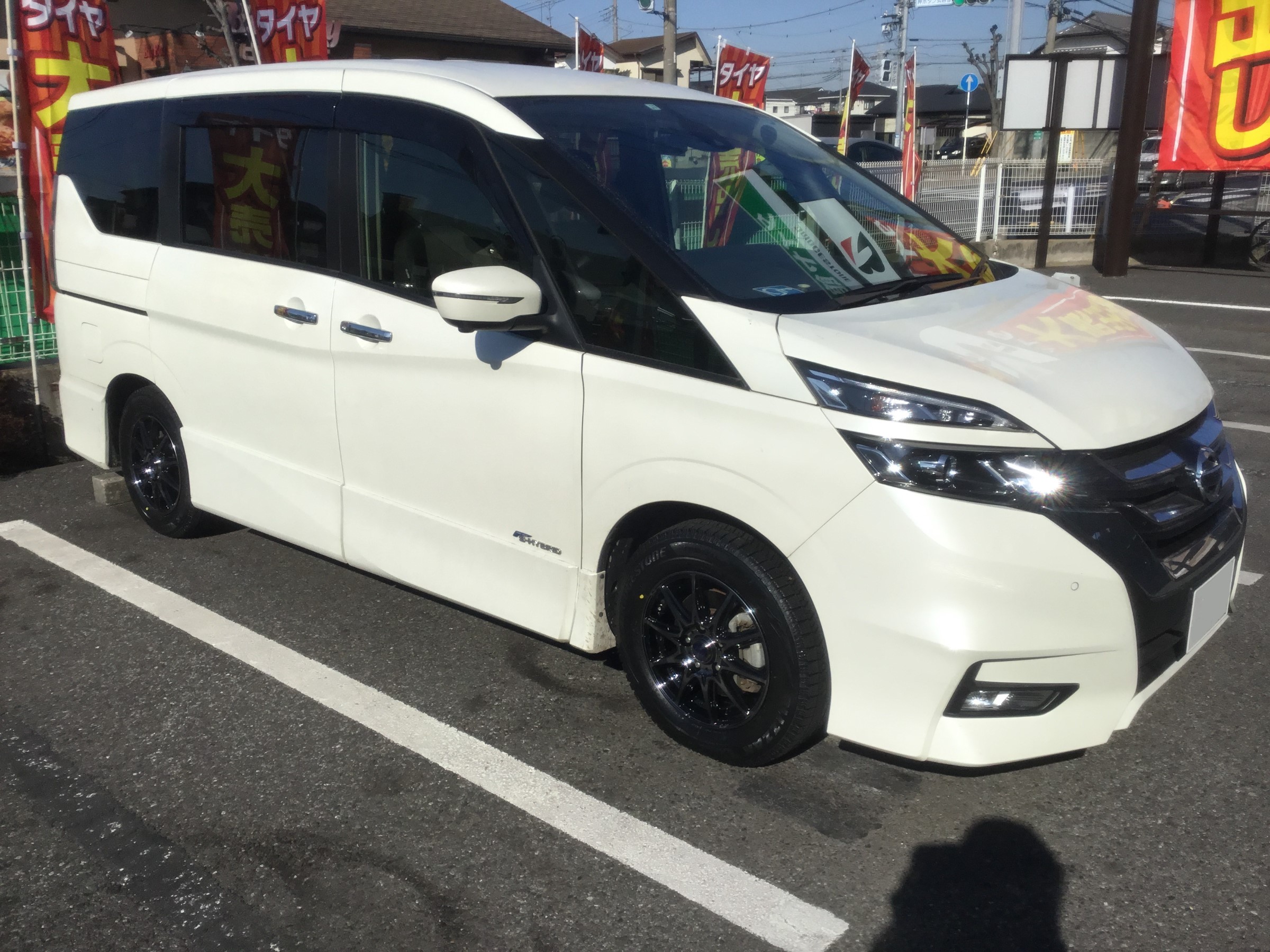 C27型セレナ、スタッドレスタイヤセットのお取り付け！ | 店舗おススメ