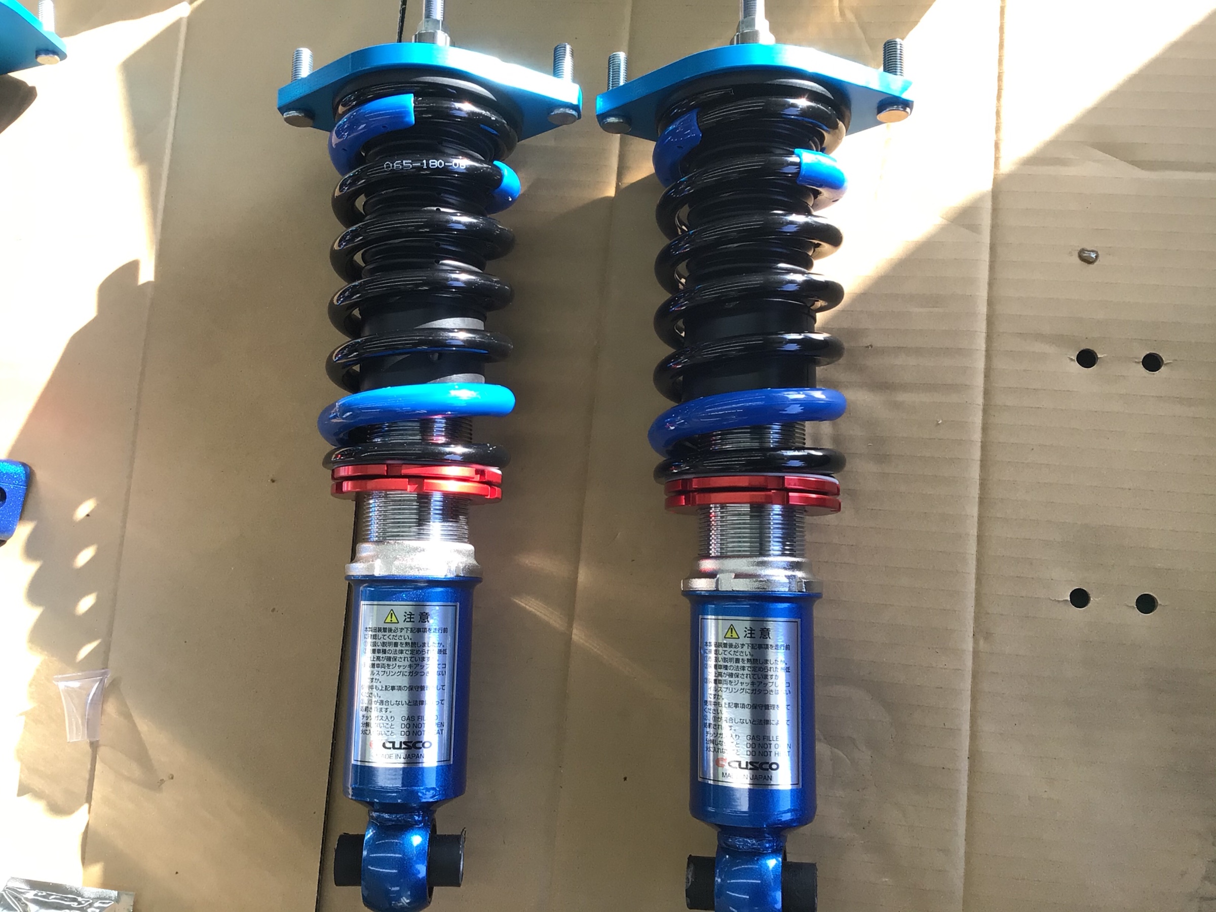 足廻り交換作業（クスコ ストリートZERO A） トヨタ・86 | 店舗お