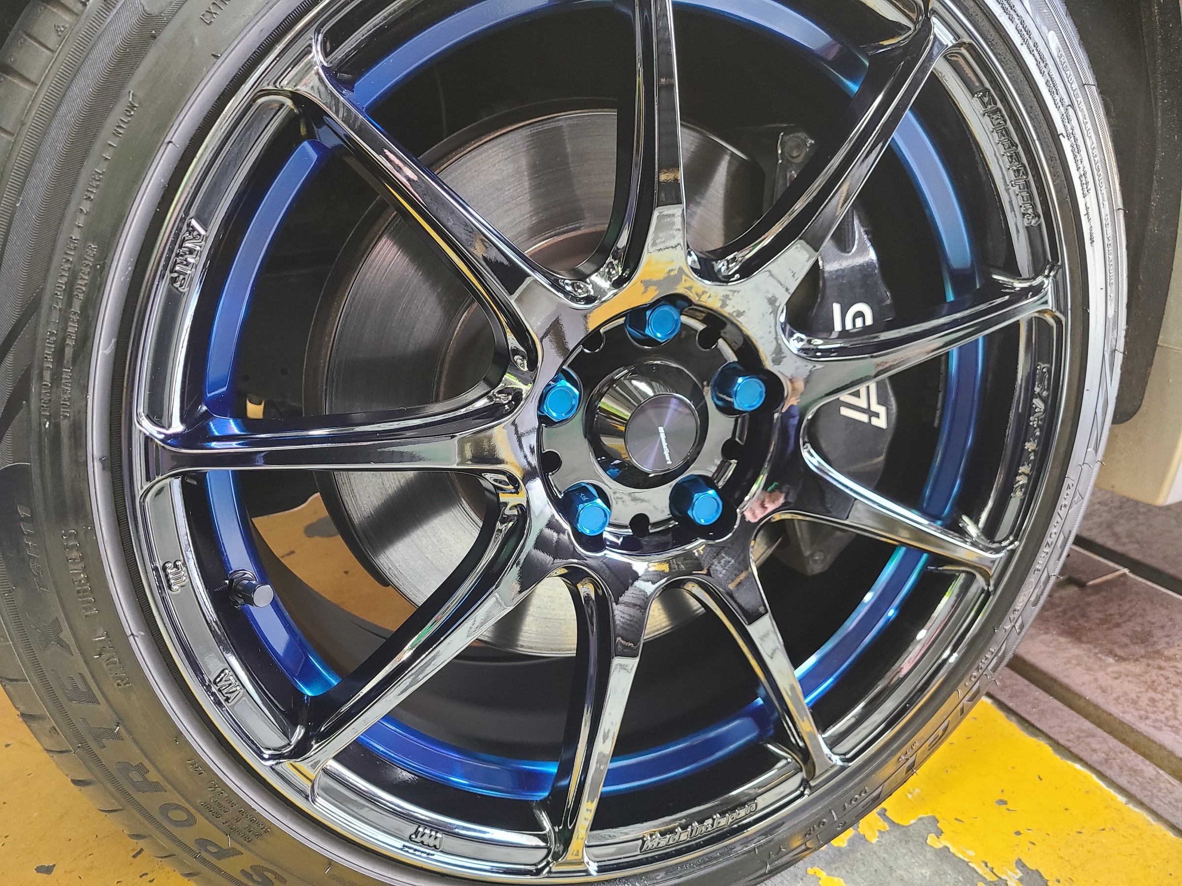 WRX STI』へ『WedsSport』の新商品『SA-99R』装着！ | 店舗おススメ