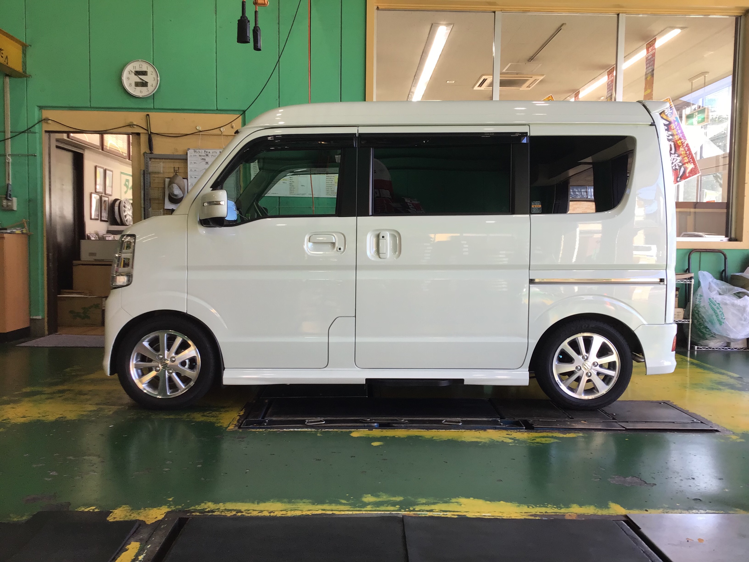 ◇エブリイワゴン(DA17W)テイン車高調STREET BASIS Zお取り付け