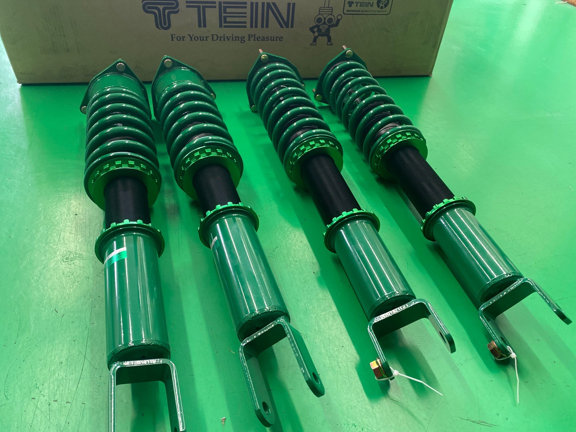 スカイライン（YV37） TEIN 車高調 FLEX-Z 取付 | 店舗おススメ情報