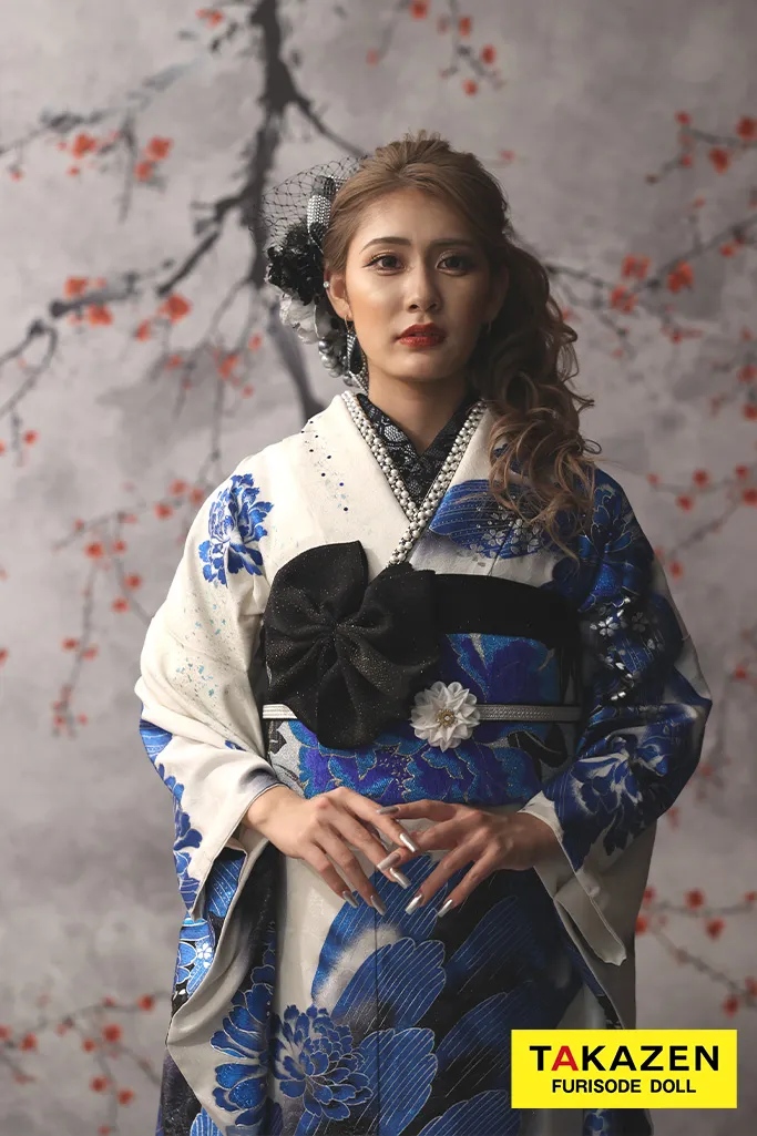 クール系振袖 白/ブルー(青) 牡丹柄 キラキラ スワロフスキー付き