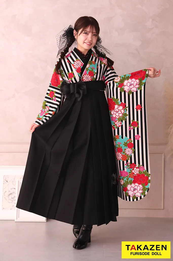 レトロモダン 黒/白 ストライプ/牡丹柄 華やか 中振袖 ブーツスタイル
