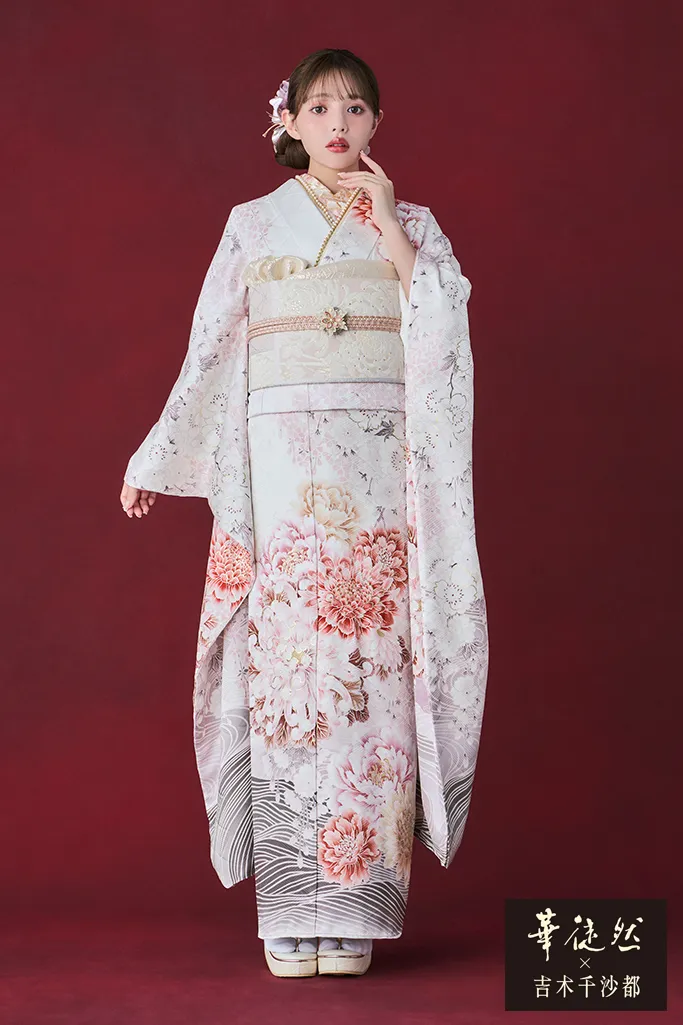 白色の振袖｜成⼈式の振袖レンタルならTAKAZEN、世界⼀かわいいハタチ