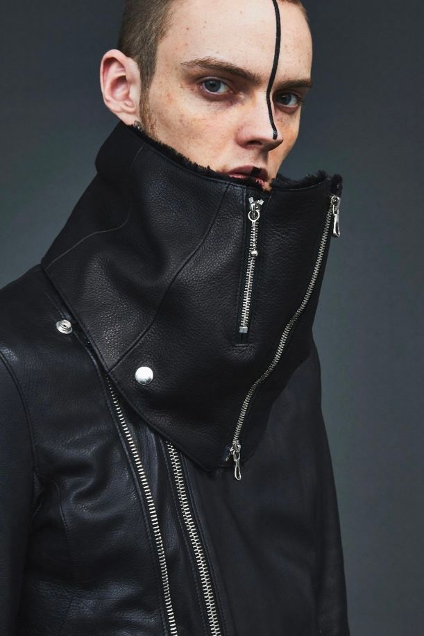 STRUM - 新型ジャパンカウハイド タンニン ソフト天然シボ仕上げ