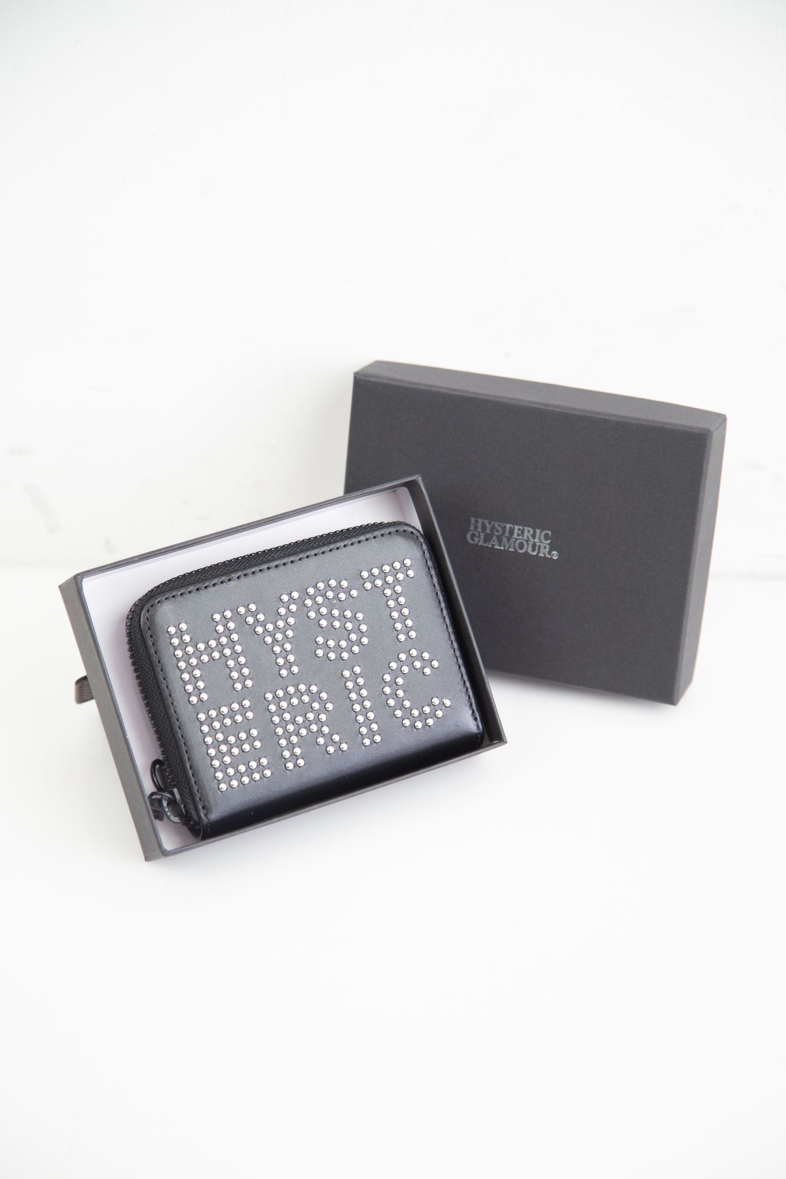 HYSTERIC GLAMOUR - [購入は1人1点まで] ロゴスタッズ ラウンドジップ