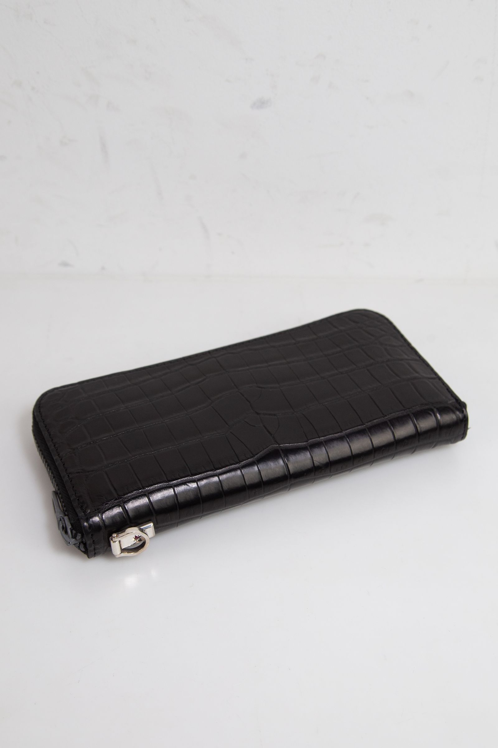 ISAMU KATAYAMA BACKLASH - CROCODILE ROUND FASTNER WALLET