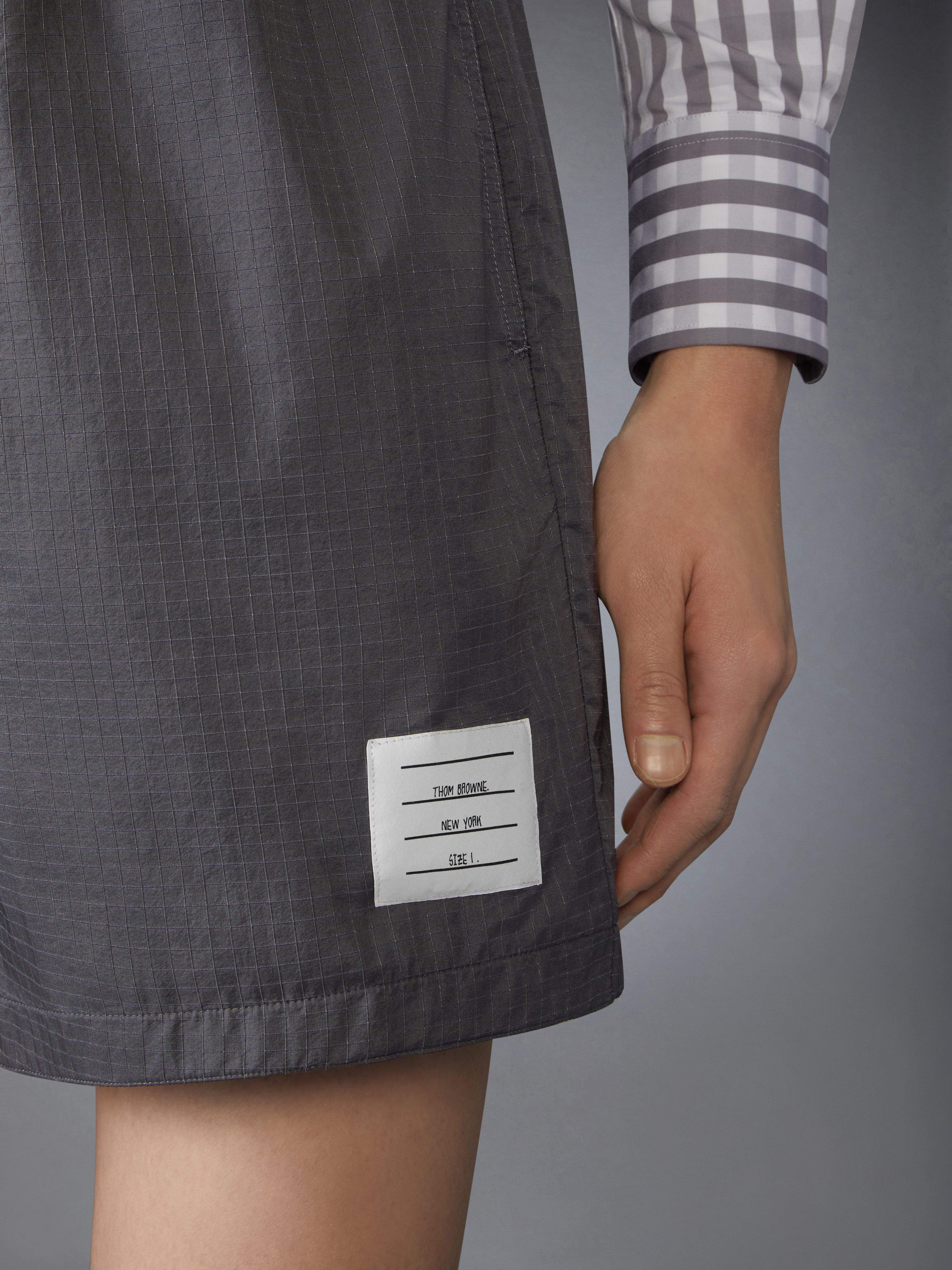 ナイロン リップストップ ショートパンツ | Thom Browne