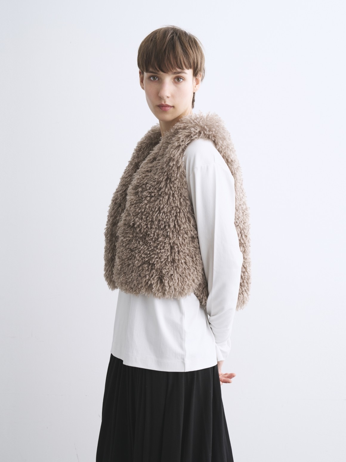 Wavy fur short gilet｜スリードッツ オフィシャルオンラインショップ