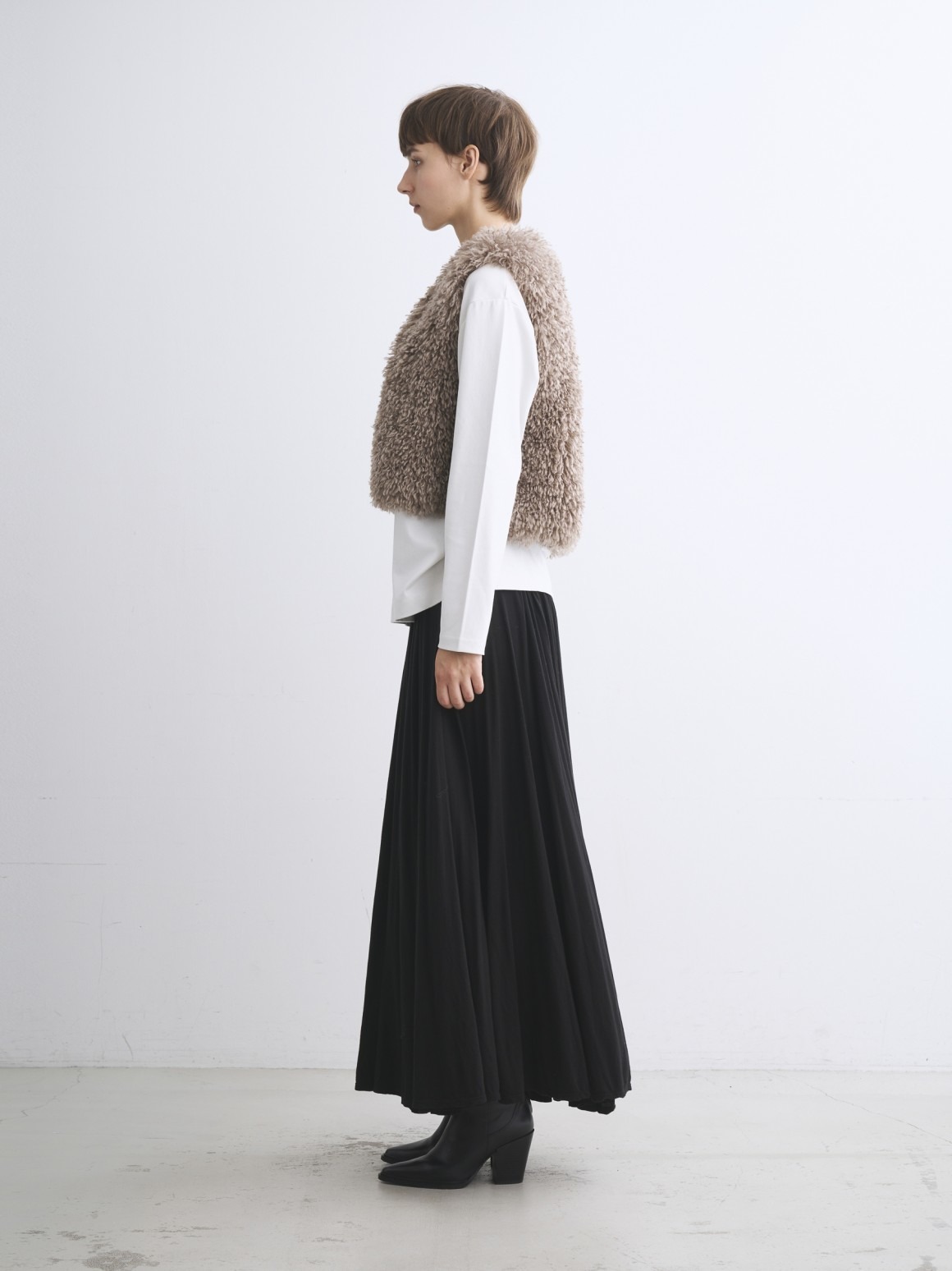 Wavy fur short gilet｜スリードッツ オフィシャルオンラインショップ