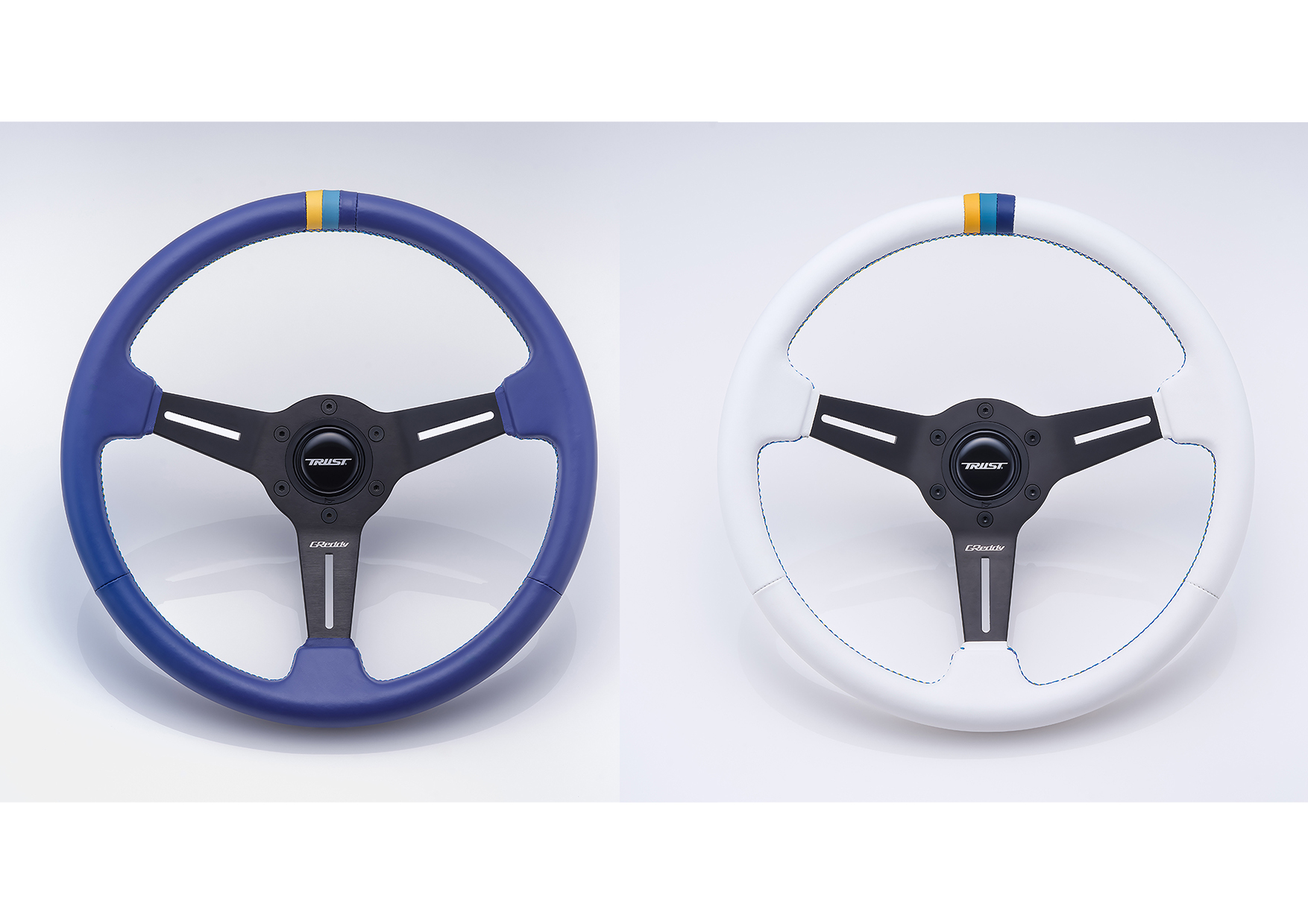 GReddy スポーツステアリング ブルーレザー/ ホワイトレザー | TRUST