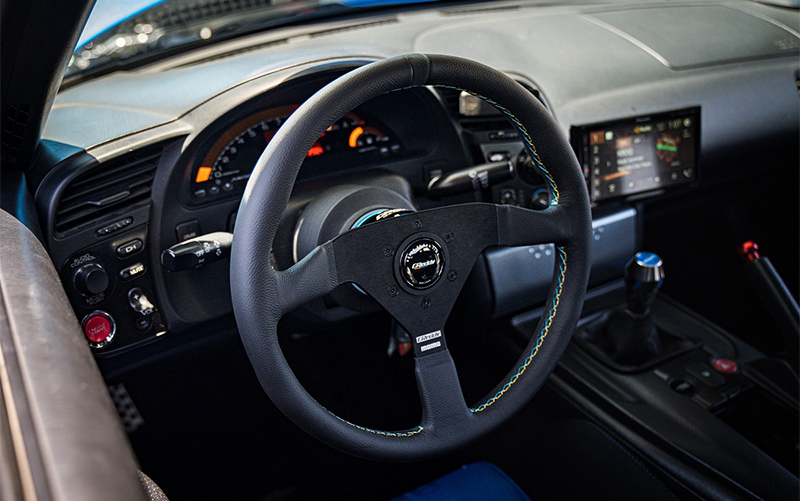 GReddy × MOMO スポーツステアリングホイール | TRUST | GReddy