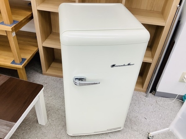 レトロなデザインの1ドア冷凍庫【A-Stage ARE-F60LW】入荷いたしまし